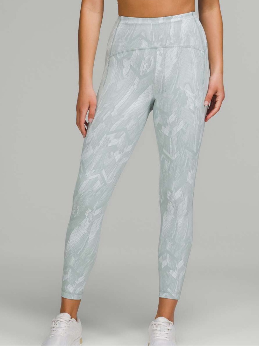 Lululemon Swift Speed High-Rise Tight 25" in Reverberate Chevron Jacquard Silver